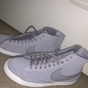 Women’s US size 7 high top Nike’s